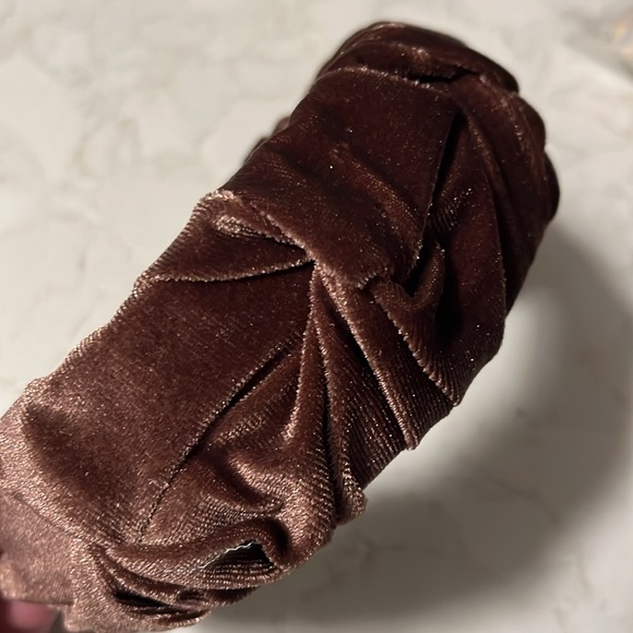 NWT Gleaming Gala Brown Velvet Headband - Picture 3 of 6